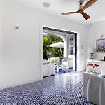 De Vivo Realty - Villa Blue Skyline *