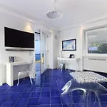 De Vivo Realty - Blue Skyline *