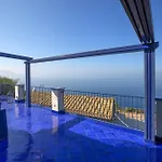 Villa De Vivo Realty - Villa Blue Skyline *