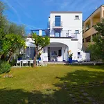 فيلة De Vivo Realty - Blue Skyline