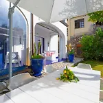 فيلة De Vivo Realty - Blue Skyline