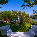 Villa De Vivo Realty - Villa Blue Skyline *