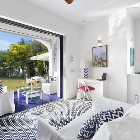 De Vivo Realty - Blue Skyline