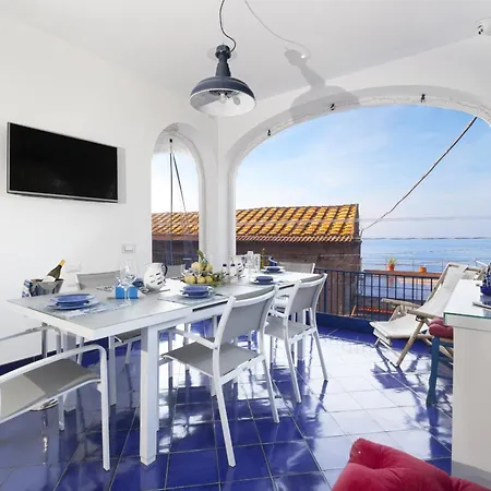 Villa Blue Skyline
