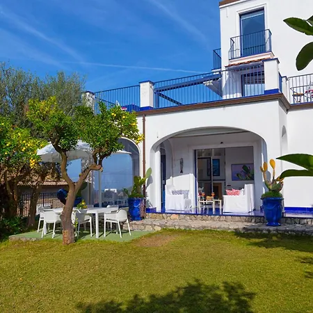 Villa Blue Skyline *