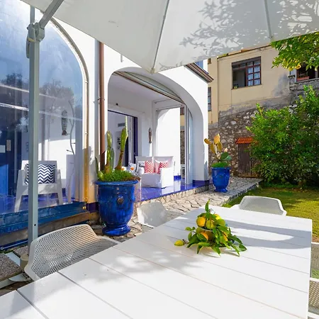 Villa Blue Skyline